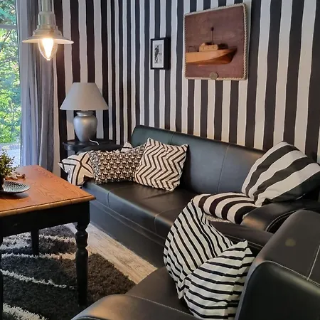 Kaptain's Kombuese Appartement Burhave